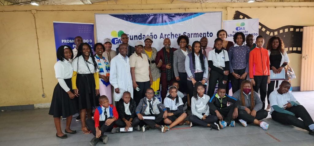 Visita e apoio a Escola Secundária da Matola